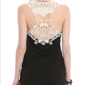 Teenage Runaway | skull crochet tank